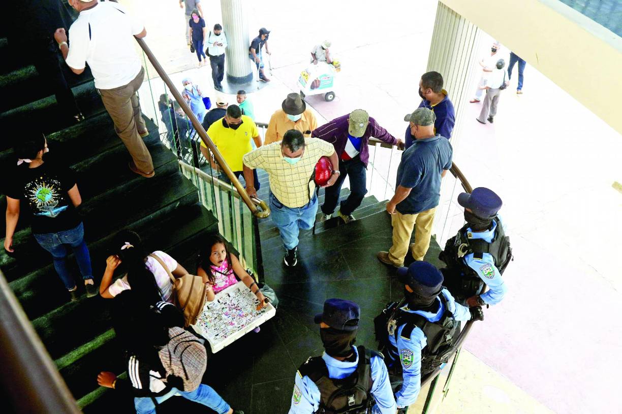 La convulsa actualidad política del país mantiene en vilo a organismos internacionales. 