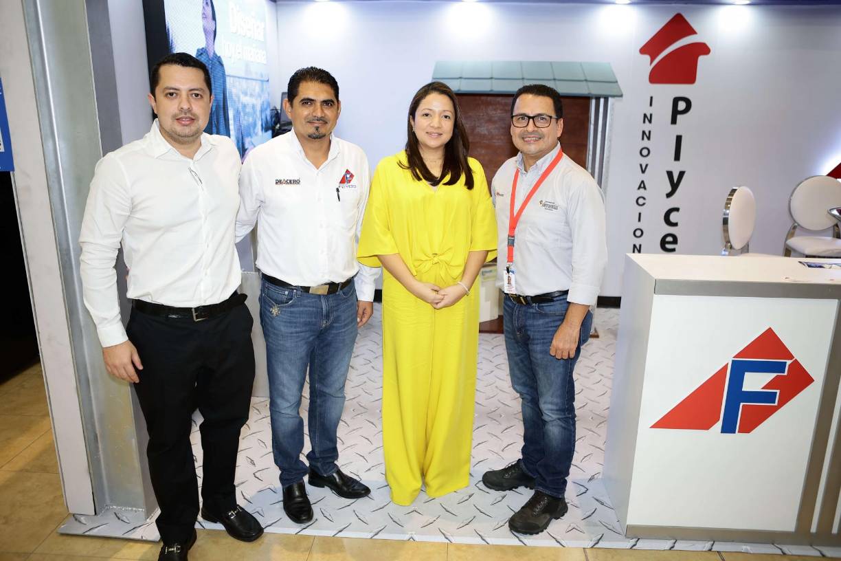 Jorge Dubón, Teodoro Carrasco, Karla Dubón y Roberto San Martín