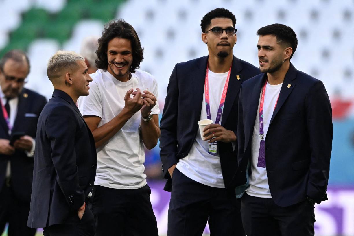 El ambiente antes del encuentro entre Edinson Cavani, Ronald Araujo, Maximiliano Gómez y Lucas Torreira antes de su debut en Qatar.