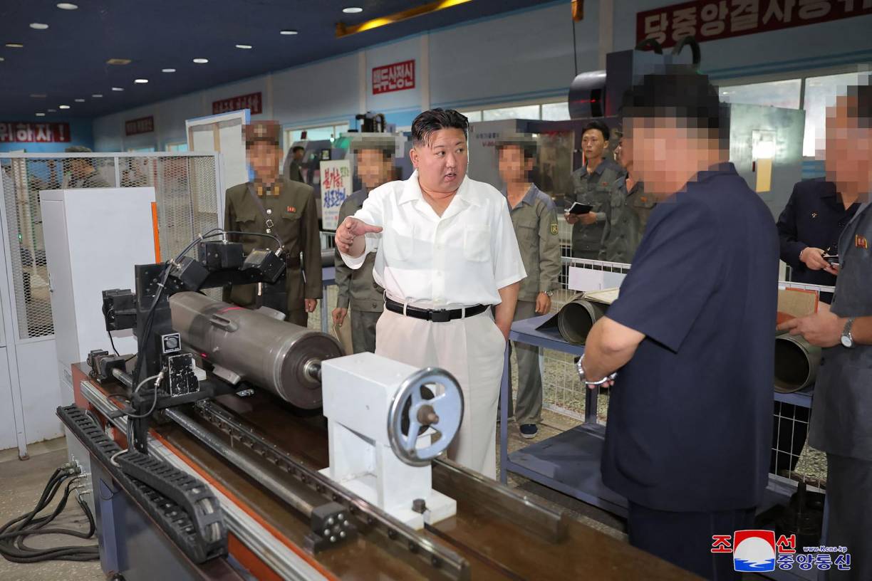 En su discurso, el polémico Kim insistió en “la necesidad” de equipar a los submarinos y otras embarcaciones de la Marina “con armas nucleares tácticas”.