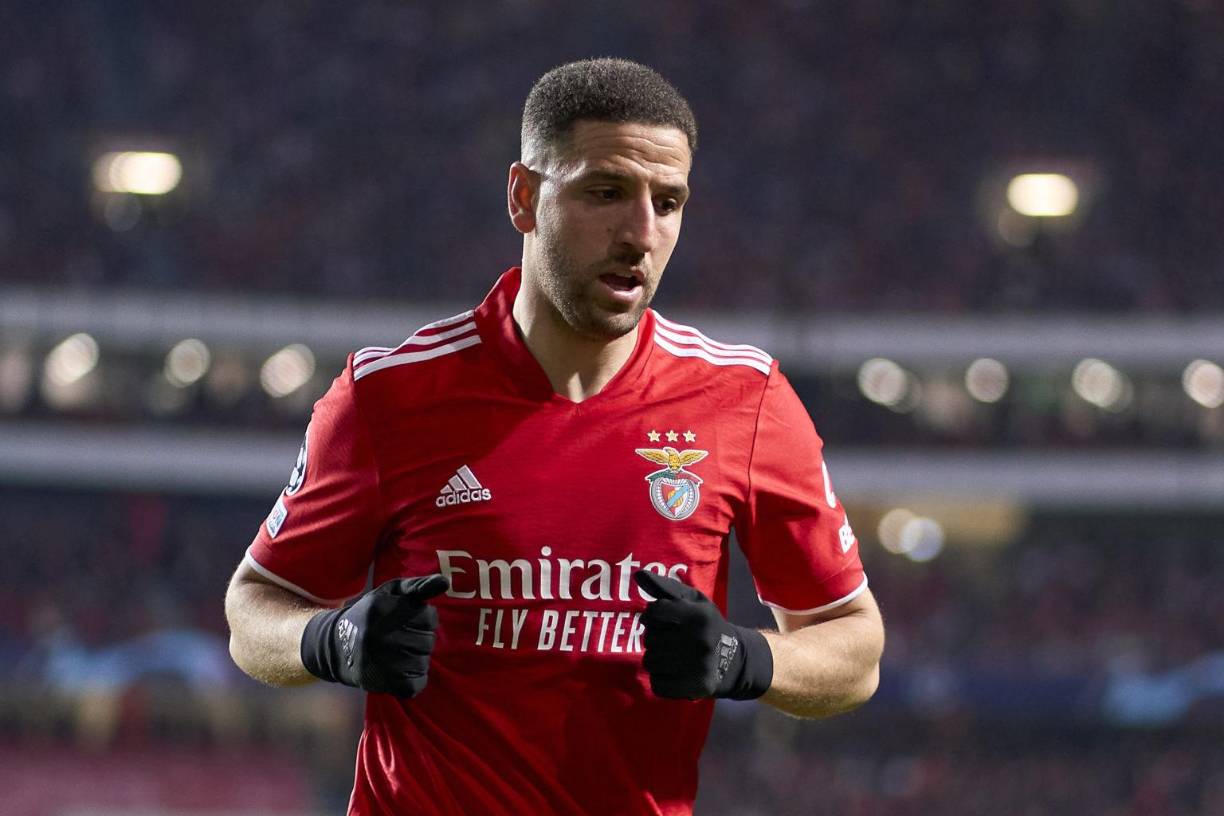 Adel Taarabt (33 años) - El talentoso centrocampista marroquí, siendo 30 veces internacional con su selección, ha quedado libre después de acabar su paso por el Benfica. Cuenta con una dilatadísima carrera, pasando antes de las ‘águilas’ por Génova, Queens Park Rangers, AC Milan, Fulham, Tottenham y Lens.