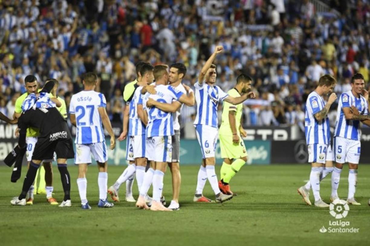 Los jugadores del Leganés celebrando al final del partido.