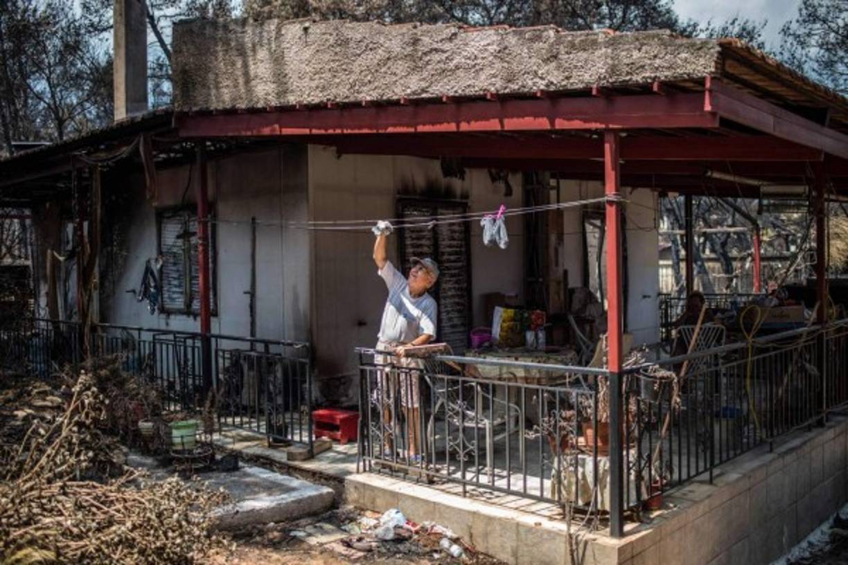 En Redding, el jefe de la policía Roger Moore, advirtió que el saqueo se ha convertido en un problema desde que comenzaron las evacuaciones.