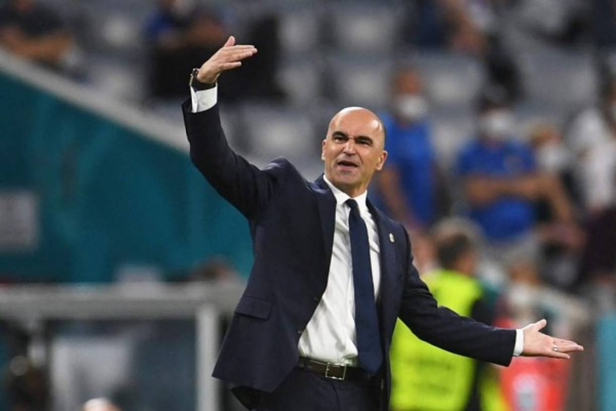 Roberto Martínez y Bélgica continuarán de la mano, al menos, hasta Qatar 2022. Tras la eliminación de la EURO, el estratega español ha sido ratificado como seleccionador del seleccionado belga. Foto AFP.