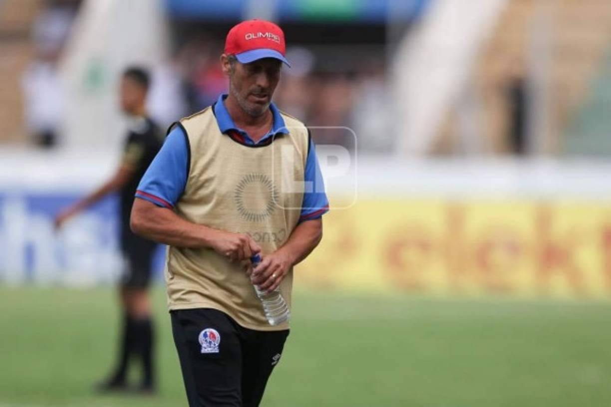 Pedro Troglio, por su parte, no la pasó nada bien, sufrió una dura derrota en el clásico ante su archirrival Motagua.