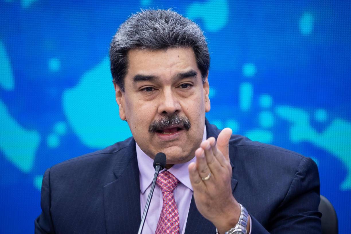 Maduro pidió a su gabinete “avanzar mucho más” en el turismo nacional y extranjero para el desarrollo de una “nueva economía sustitutiva” de la petrolera, que genere las divisas que “antes dejaba” la venta de crudo.