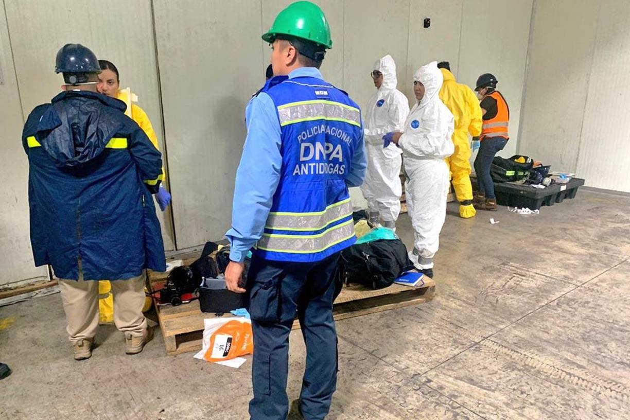 El fentanilo, es 100 veces más fuerte que la morfina y que con una dosis de dos miligramos es capaz de causar la muerte instantánea. 