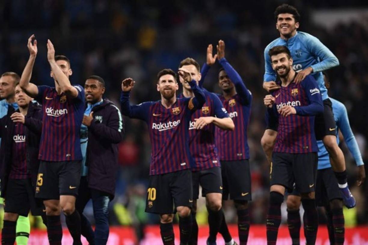 El Barça se encuentra ahora a 10 puntos del Atlético, segundo clasificado, que el domingo juega con la Real Sociedad, y a 12 del Real Madrid, que con esta derrota prácticamente se descarta de la carrera por la Liga.