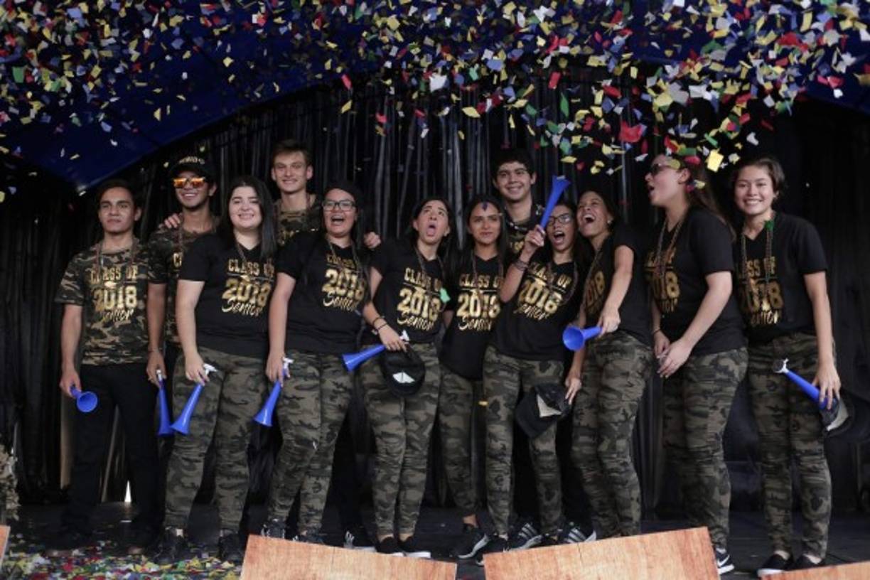 En sus respectivas instituciones, todo fue furor y júbilo por el regreso a clases de las promociones que se graduarán en 2018.