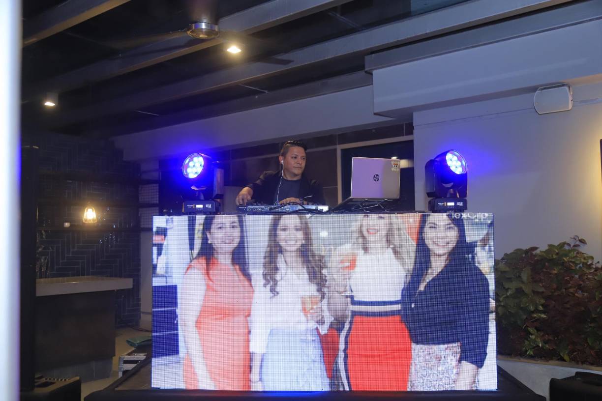 La música y el buen ambiente fueron propicios para el festejo. 