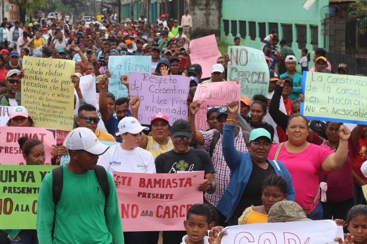 Los líderes misquitos han denunciado además que el Ejército pretende destruir el cementerio de la comunidad, ya que está en el perímetro donde se construirá el recinto.