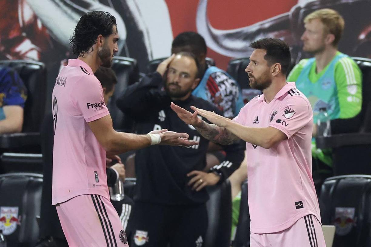 Messi entró al campo en lugar del ecuatoriano Leo Campana.
