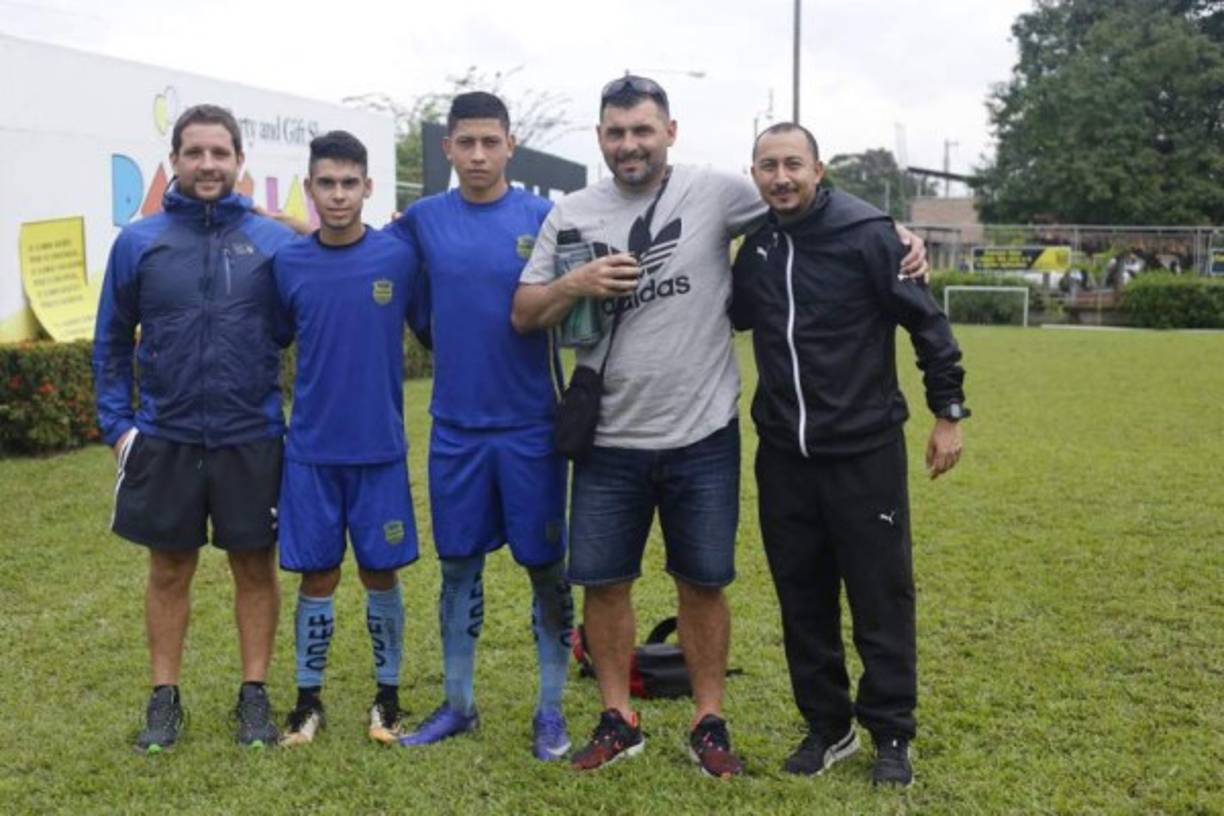 El 'Tato' García también ha pedido para el primer equipo del Real España al jugador Eduardo Martínez (derecha del técnico), procedente de las reservas.