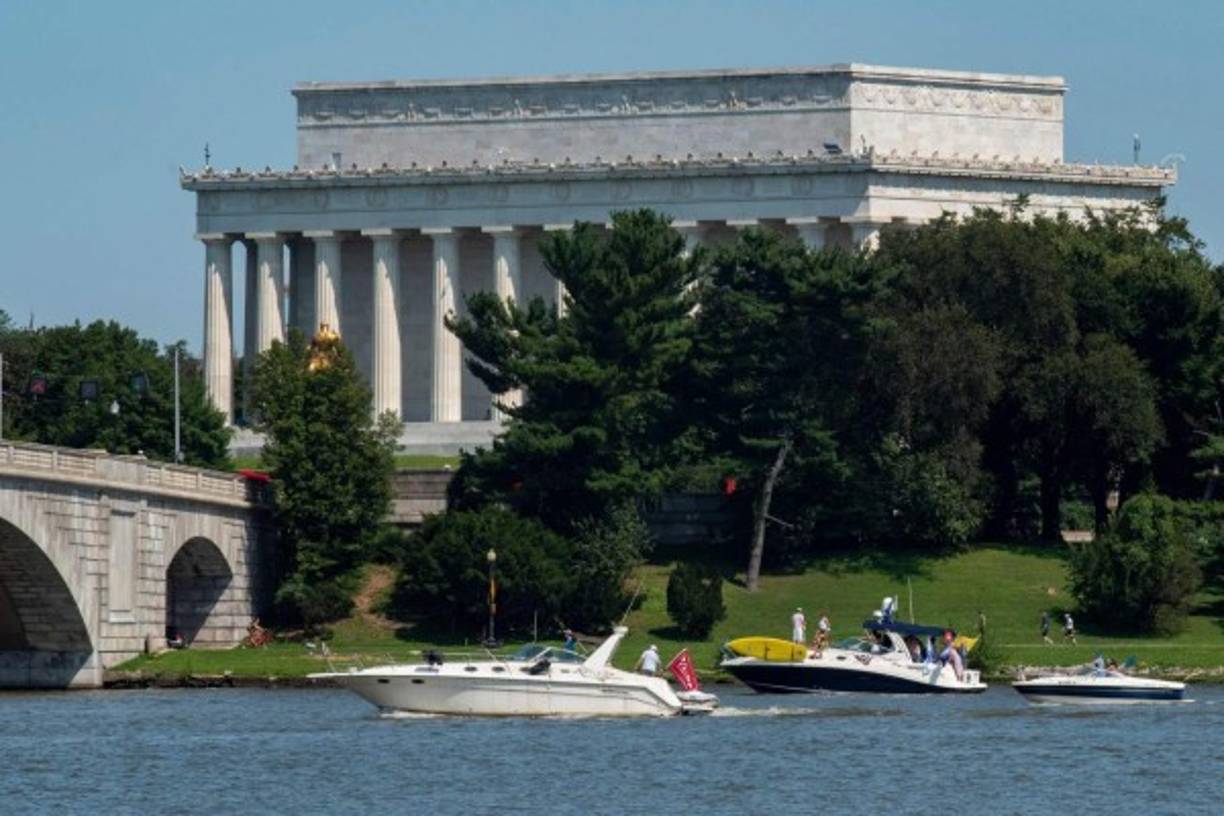 “¡Realmente hagamos una declaración!”, reza el anuncio en la red social.