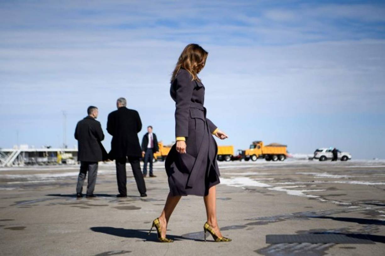 La primera dama estadounidense, Melania Trump, inició este lunes una gira por tres estados para promocionar su campaña de bienestar infantil 'Sé Mejor' en su primera aparición pública tras las explosivas declaraciones del ex abogado de su esposo, Michael Cohen, ante el Congreso.