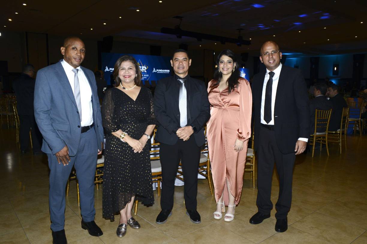 Eduardo Valerio, Mirna Bonilla, Carlos Damas, Angie Garay y Julio Rubio