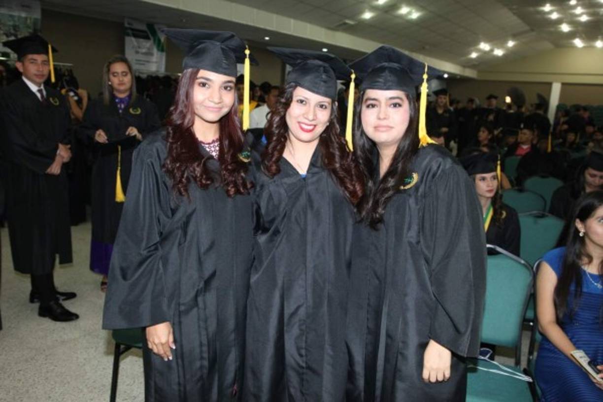 Karen Murillo, Glirian Sánchez y Leyla Majano.
