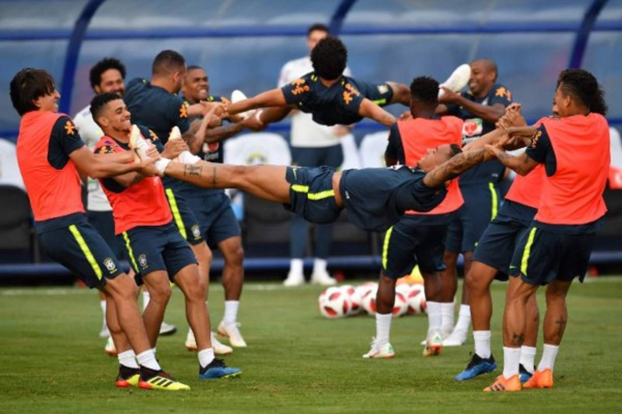 La selección de Brasil se alista para enfrentar a Bélgica el viernes por los octavos de final.
