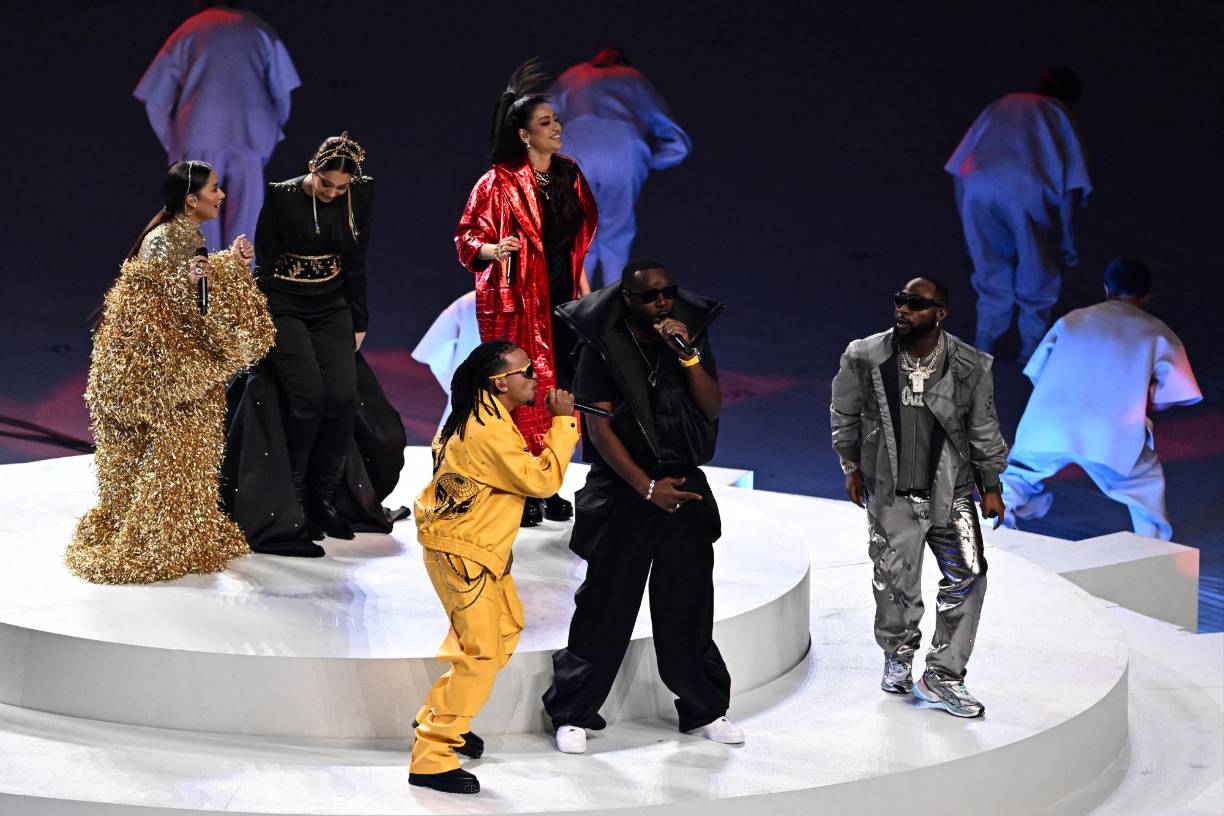 Ozuna y Gims interpretaron el tema mundialista Arhbo.