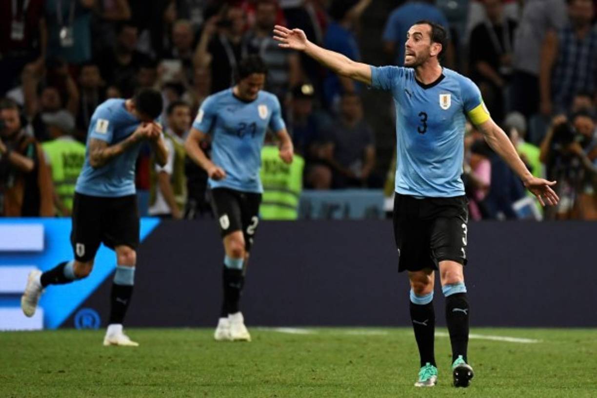 Diego Godín: Defensa central de Uruguay.