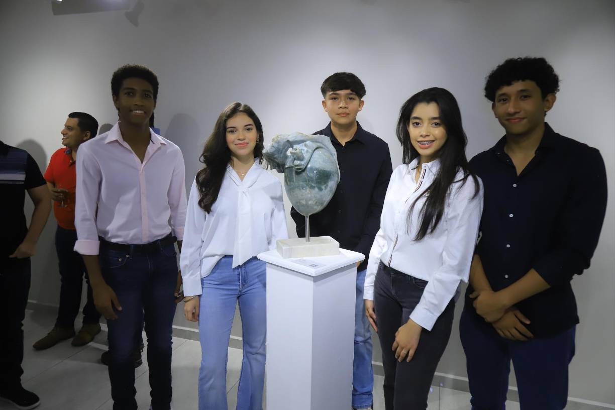 Nathaniel Figueroa, Martha Castillo, Luis José Deras, Sara Aguilar y Emilio Mejía