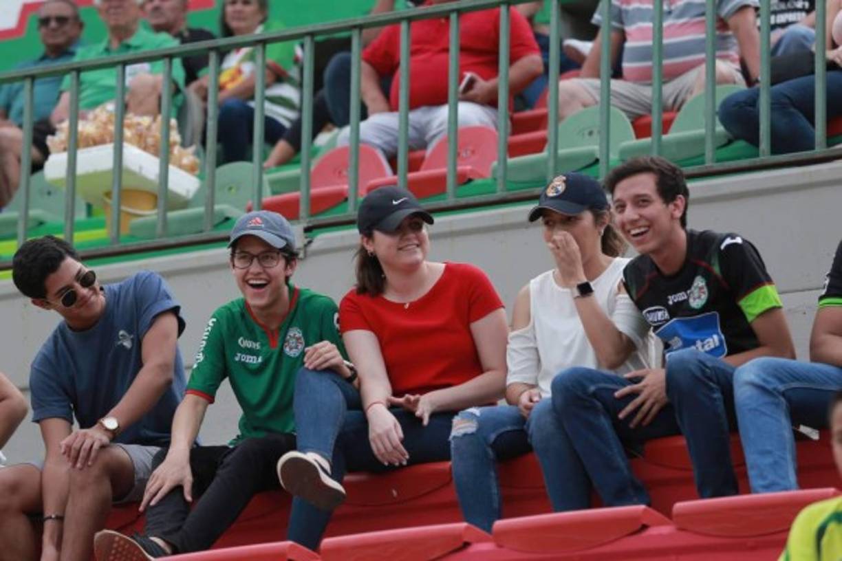 En el estadio Yankel Rosenthal se vivió un bonito ambiente familiar.