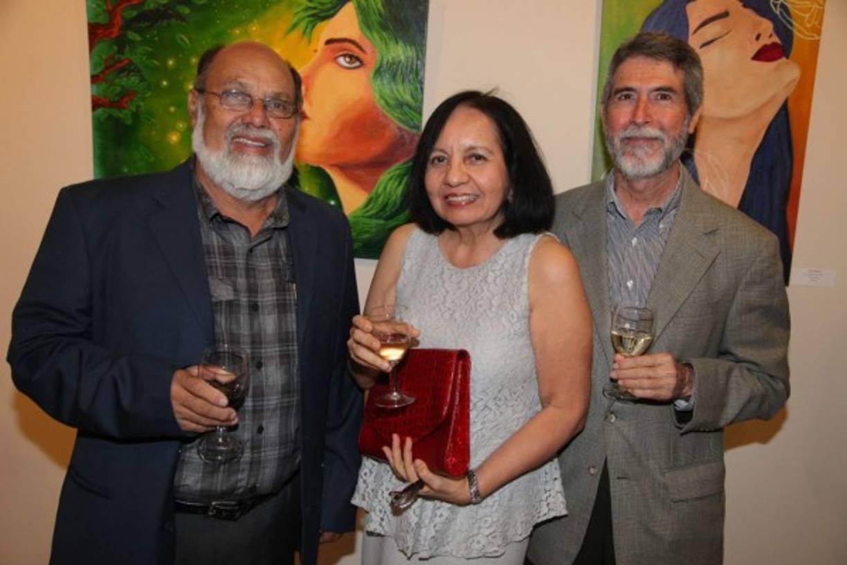 Rubén Rivera con Leticia y Emilio Guerra.