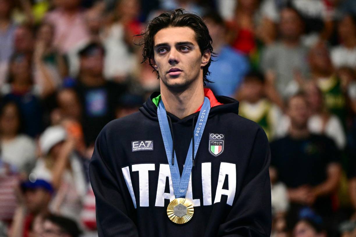 Sin embargo, no solo eso caracteriza al nadador italiano, ya que en París 2024 ya ha ganado medalla de oro y sumó una presea para su país. 