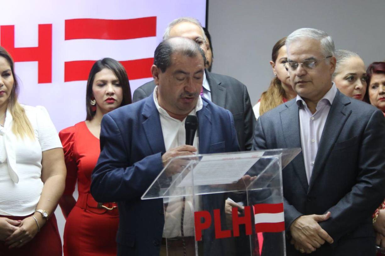 Miembros del Partido Liberal exigen elecciones libres, justas e igualitarias, y se manifiestan en contra de las restricciones a las libertades fundamentales.