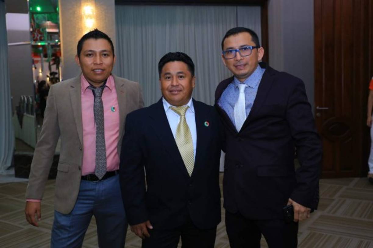 Rusel Nabte, Edgar Navarro y Edgar Tec.