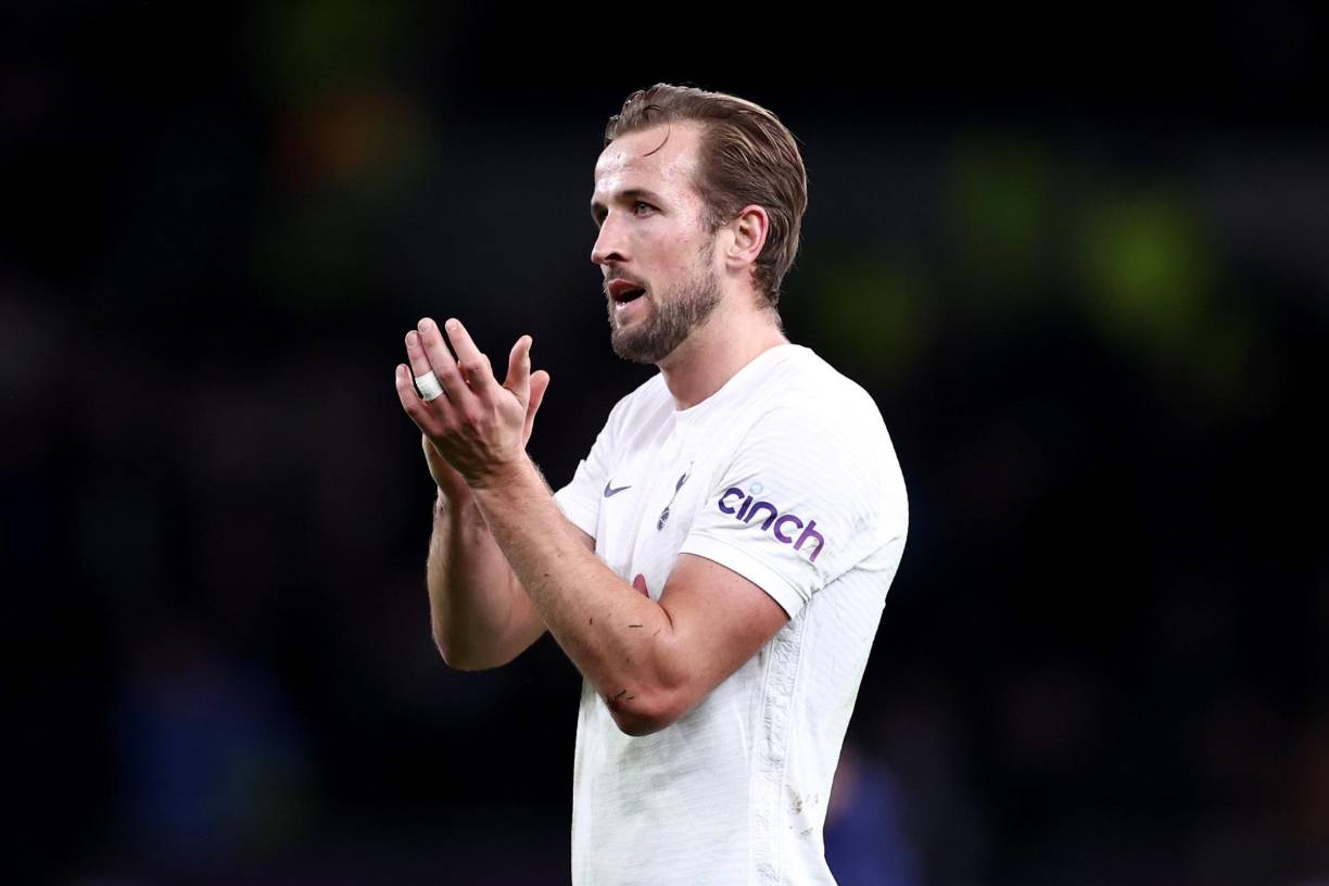 El delantero inglés Harry Kane no descartó salir del Tottenham para la próxima campaña: “Mi objetivo principal es terminar la temporada con los Spurs. No puedo controlar lo que pase en el futuro. Todo puede pasar. Ahora mismo estoy centrado en mejorar mi estado de forma hasta estar lo mejor posible para llegar al máximo al Mundial con Inglaterra. Es lo que realmente me preocupa ahora”, indicó.