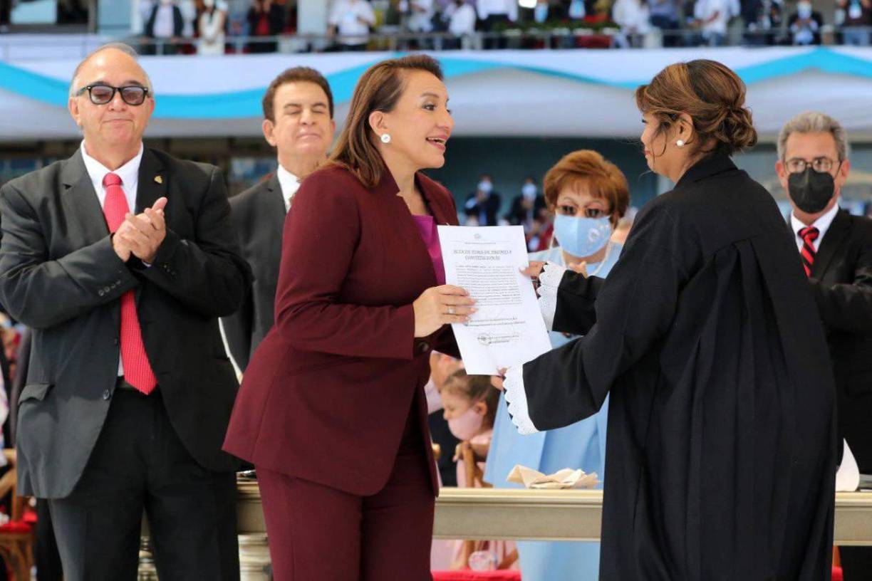 Ante las acusaciones que hay en su contra, que señalan que sufrió un accidente mientras conducía en estado de ebriedad y que se ausentaba de su puesto de trabajo, Romero fue enfática en su respuesta.