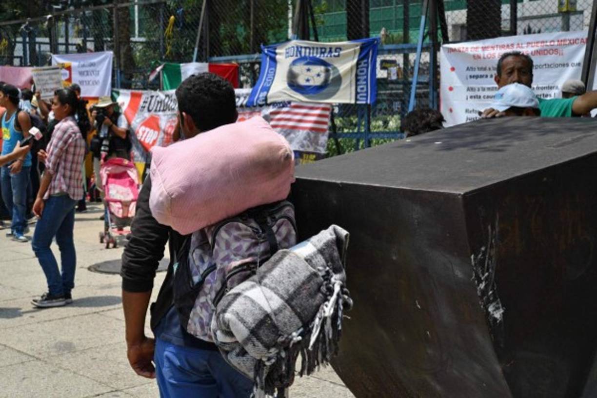 El 80 % de los integrantes del viacrucis son originarios de Honduras -que huyen de su país por el incremento de la violencia-, mientras que el 20 % restante pertenecen a Guatemala y El Salvador.<br/>