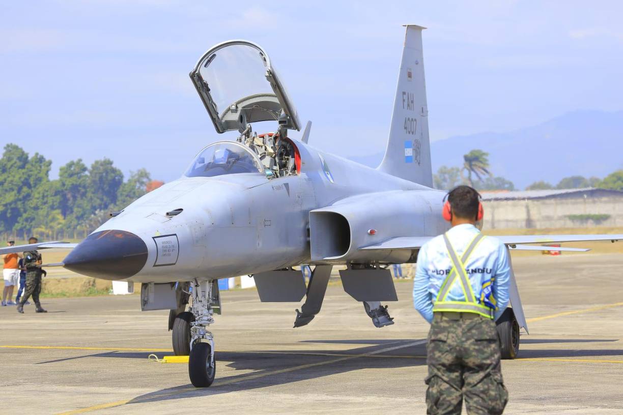 Los famosos “raitecitos” sobre el valle de Sula están habilitados a un precio de 600lempiras por persona.