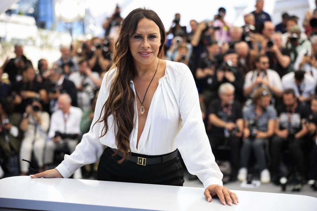 “Hay un problema en la sociedad, mucha gente quiere controlar los cuerpos de los demás porque así controla las mentes de los demás”, recalcó la actriz, quien añadió que si bien puede ser un altavoz para que otras personas no sufran lo vivido por ella, tampoco representa a nadie y solo puede hablar por sí misma.