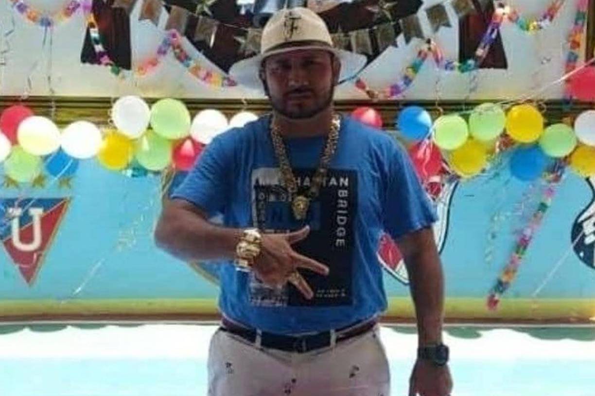 La jornada de terror vivida el martes en Ecuador con la toma de un canal de televisión y motines con rehenes en cárceles vino precedida de la presunta fuga de José Adolfo Macías ‘Fito’, el capo de ‘Los Choneros’, la banda criminal más numerosa del país y una de las más violentas. 