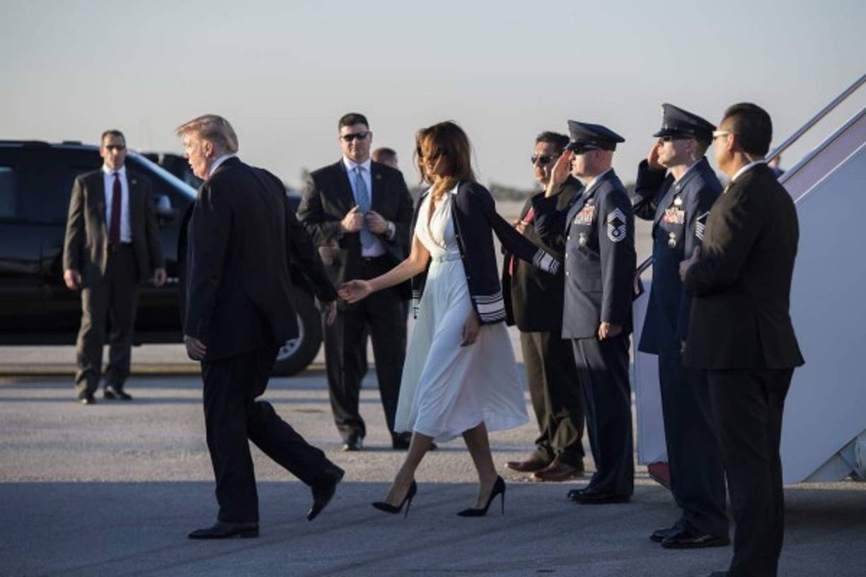 Melania y Trump reaparecieron juntos luego de que una segunda mujer afirmara que tuvo un romance con el presidente.