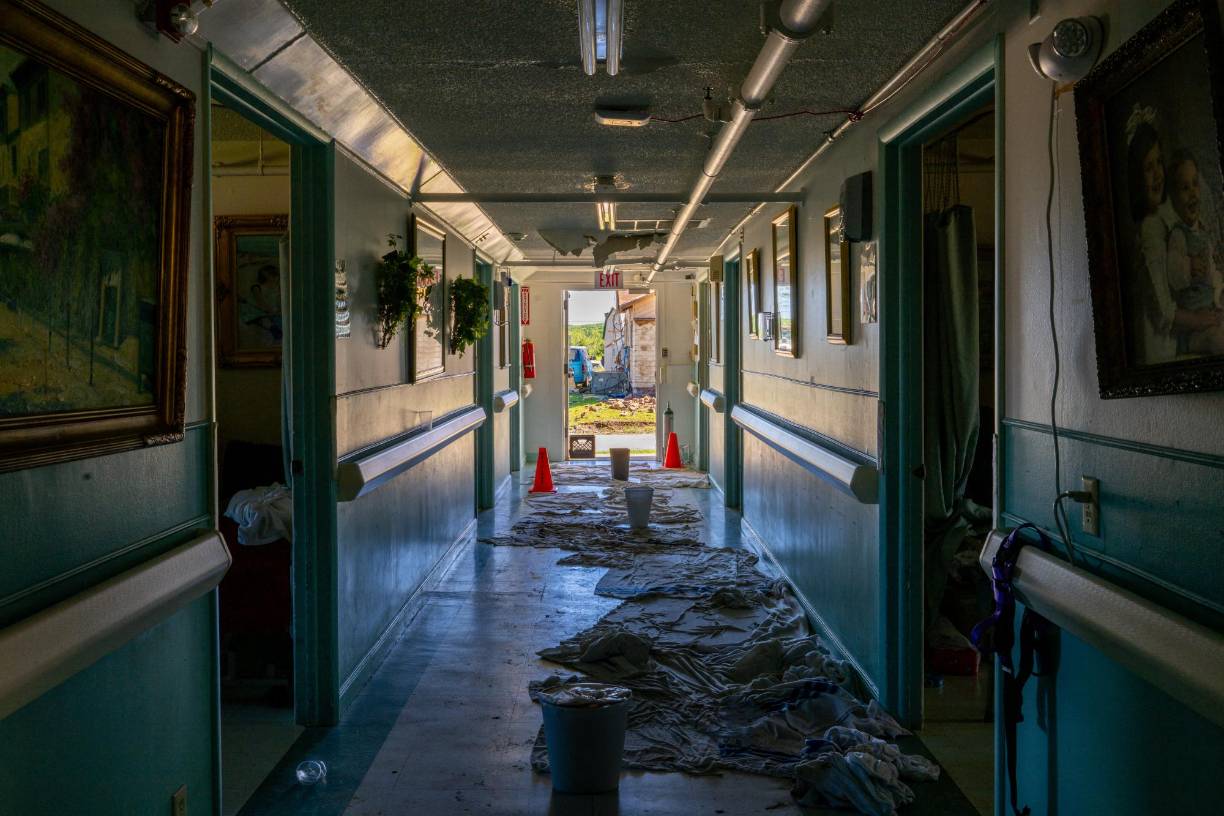 El meteorólogo Jude Redfield, de la estación de televisión WDRB en Louisville (Kentucky), informó que las lluvias en partes de ese estado llegaron a 125 milímetros y que hubo emergencias por inundaciones en Nashville donde la precipitación pluvial llegó a 250 milímetros.