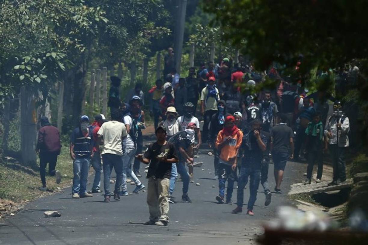 Durante el desalojo, las fuerzas del orden del Estado 'no utilizan armas de fuego, solo usa (bombas de) gas lacrimógeno, las cuales están autorizadas y bajo el control de los policías', según una fuente policial.