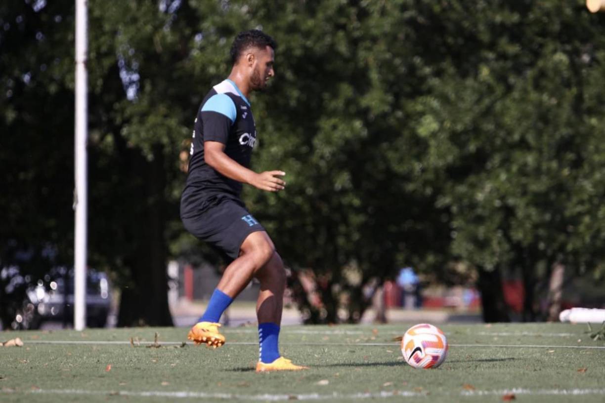 Alexander López (10)