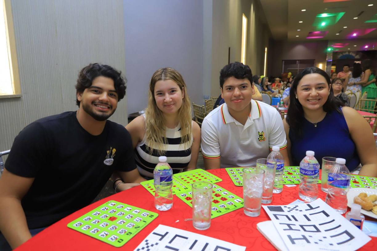 César Fúnez, Ana Canahuati, Marcos Discua y Viviana Rivera