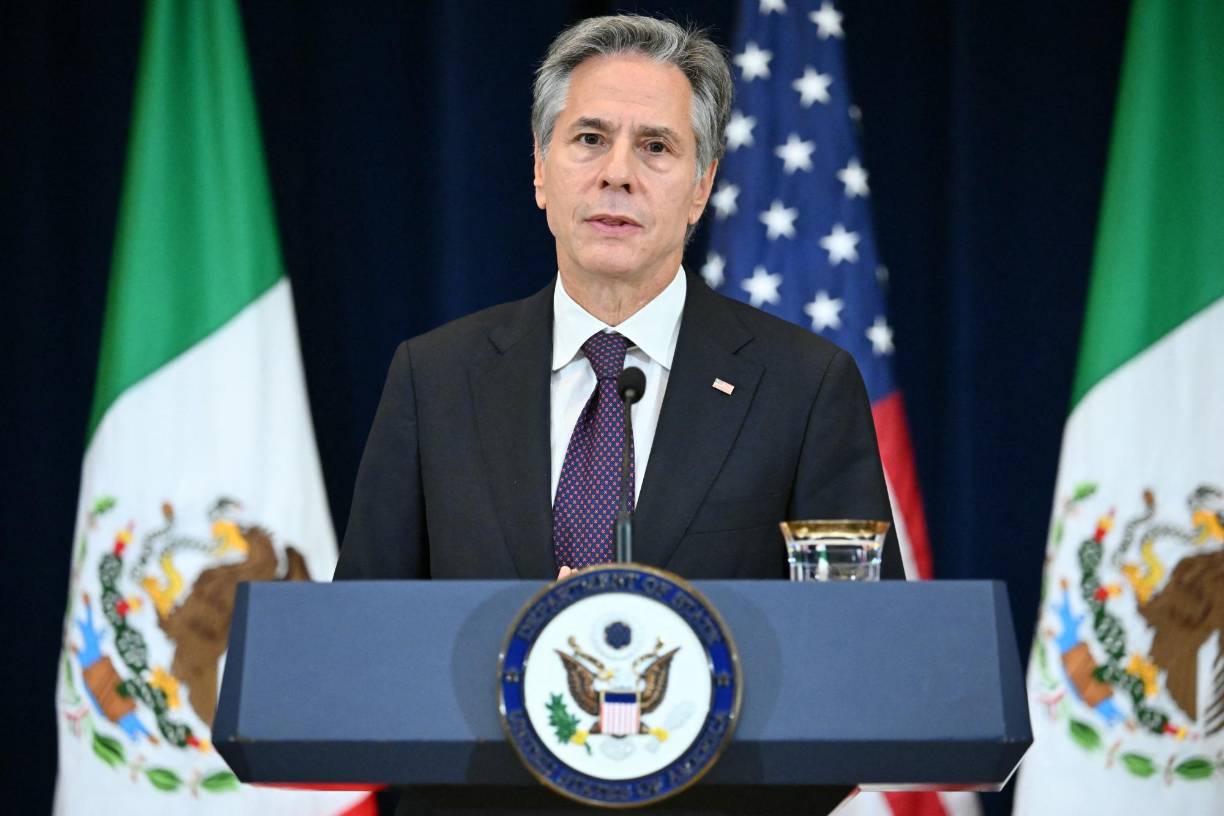 Después de comer, Blinken prosiguió su camino hacia el aeropuerto para tomar el avión hacia Ciudad de México, donde hará una visita de dos días para intentar atajar la crisis de fentanilo y de migración. Blinken el jueves se reunirá con el presidente mexicano, Andrés Manuel López Obrador, y participará en el Diálogo de Alto Nivel sobre Seguridad con el Gobierno mexicano.