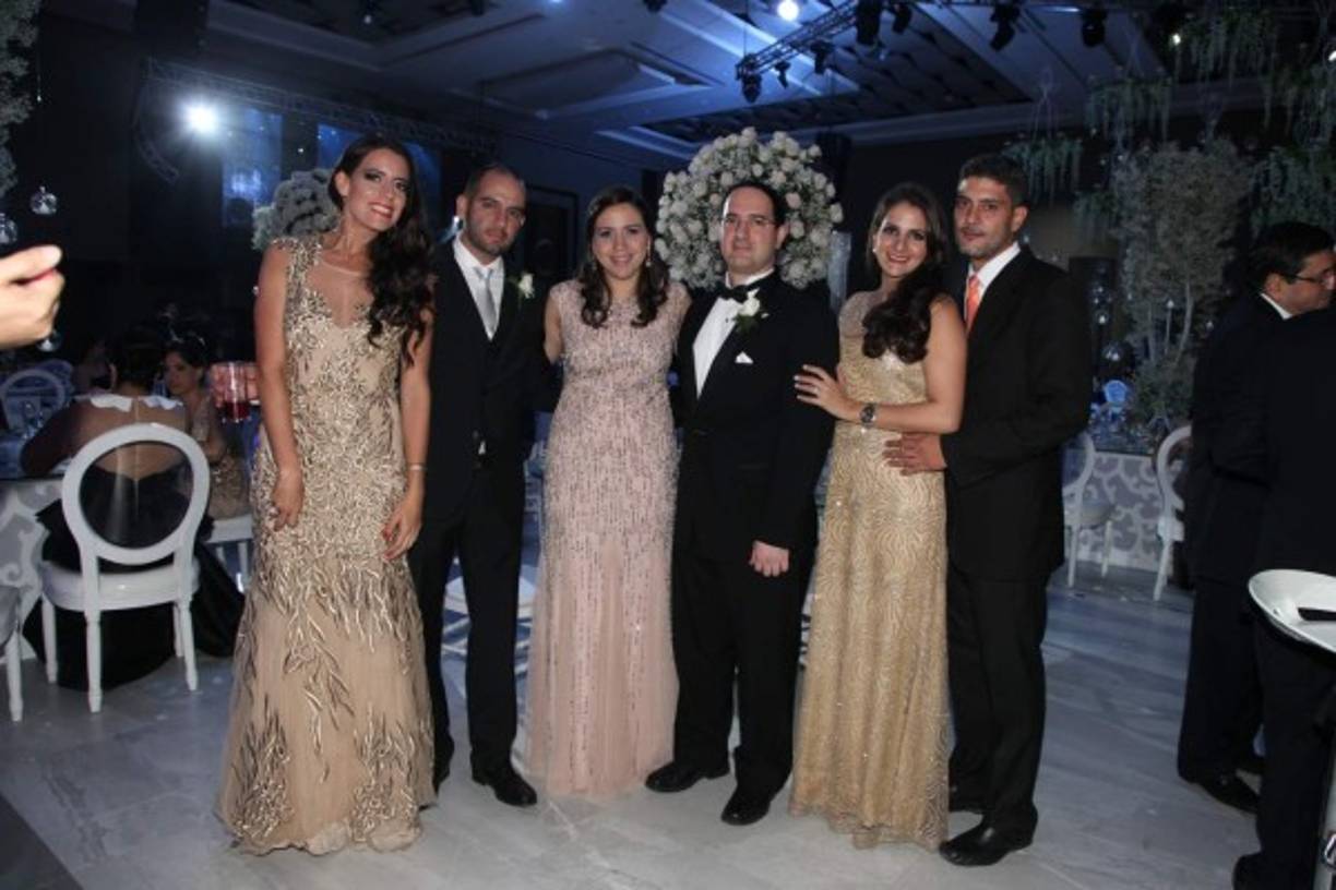 Shadia Kafati, Said Molina, Ana Pacheco, Jorge Bahaia, Estefanía y Erick Kafati.