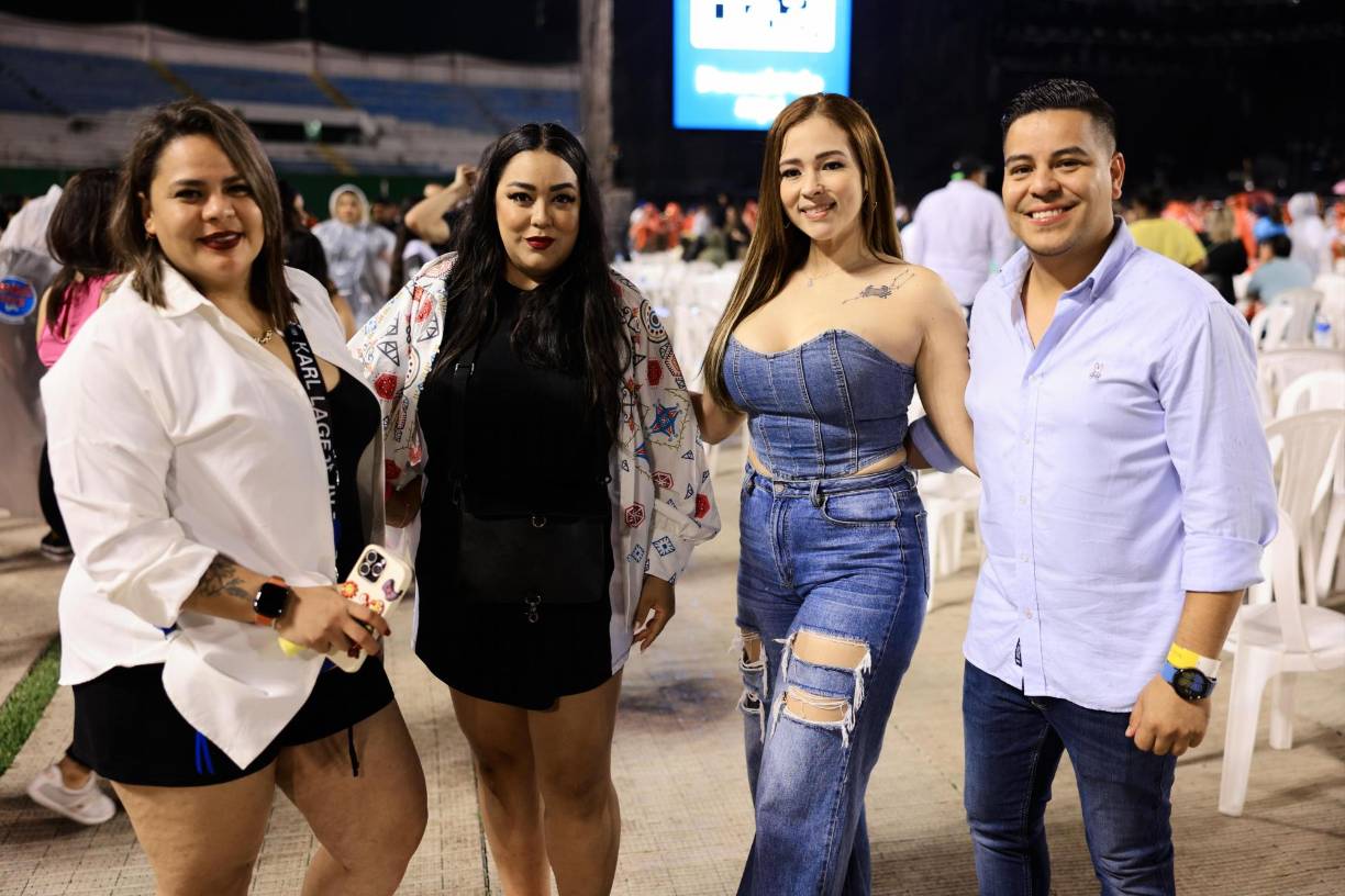 Diana Martínez, Larisa Ponce, Isabella Chévez y Joel Flores