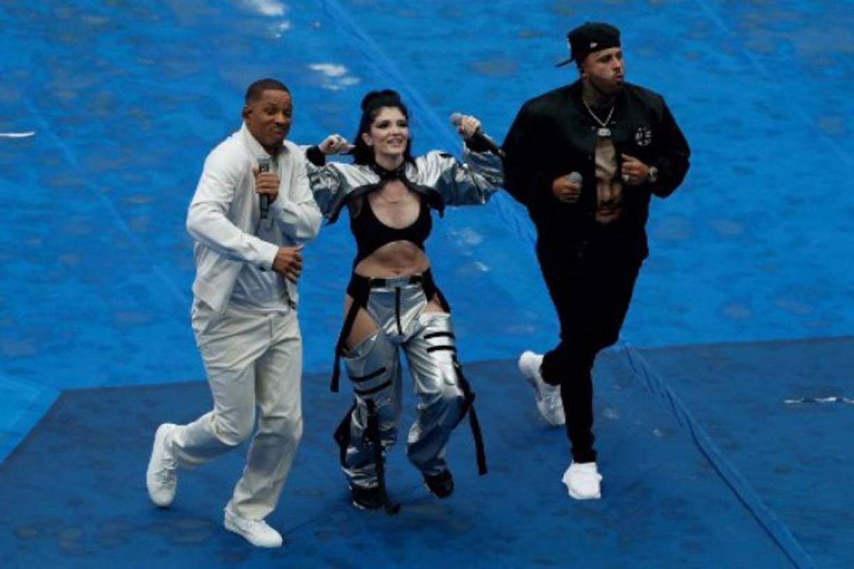 El plato fuerte fueron el estadounidense Will Smith, el puertorriqueño Nicky Jam y la albanesa Era Istrefi que interpretaron el himno oficial de la Copa del Mundo, el 'Live It Up'.