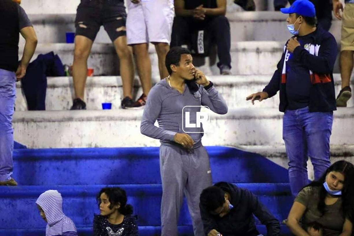 Julio César ‘Rambo‘ de León estuvo presente en las gradas del estadio Olímpico.
