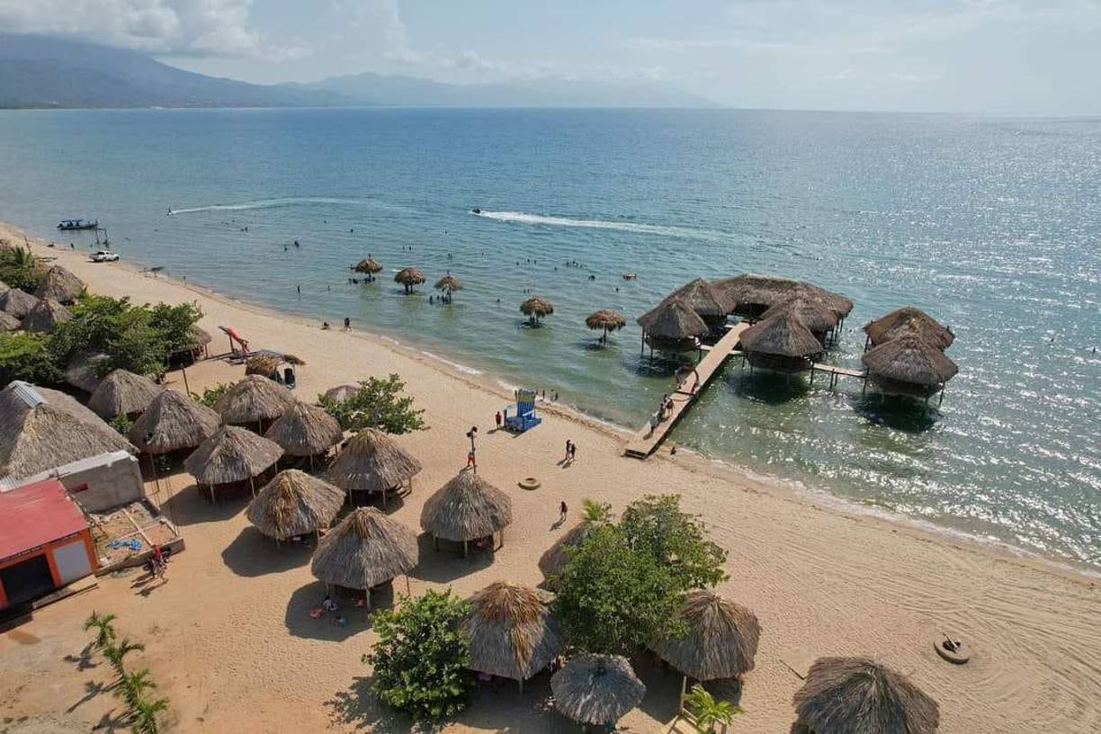 La ciudad de Trujillo por sus playas de arena blanca se vende sola para este feriado morazánico. 