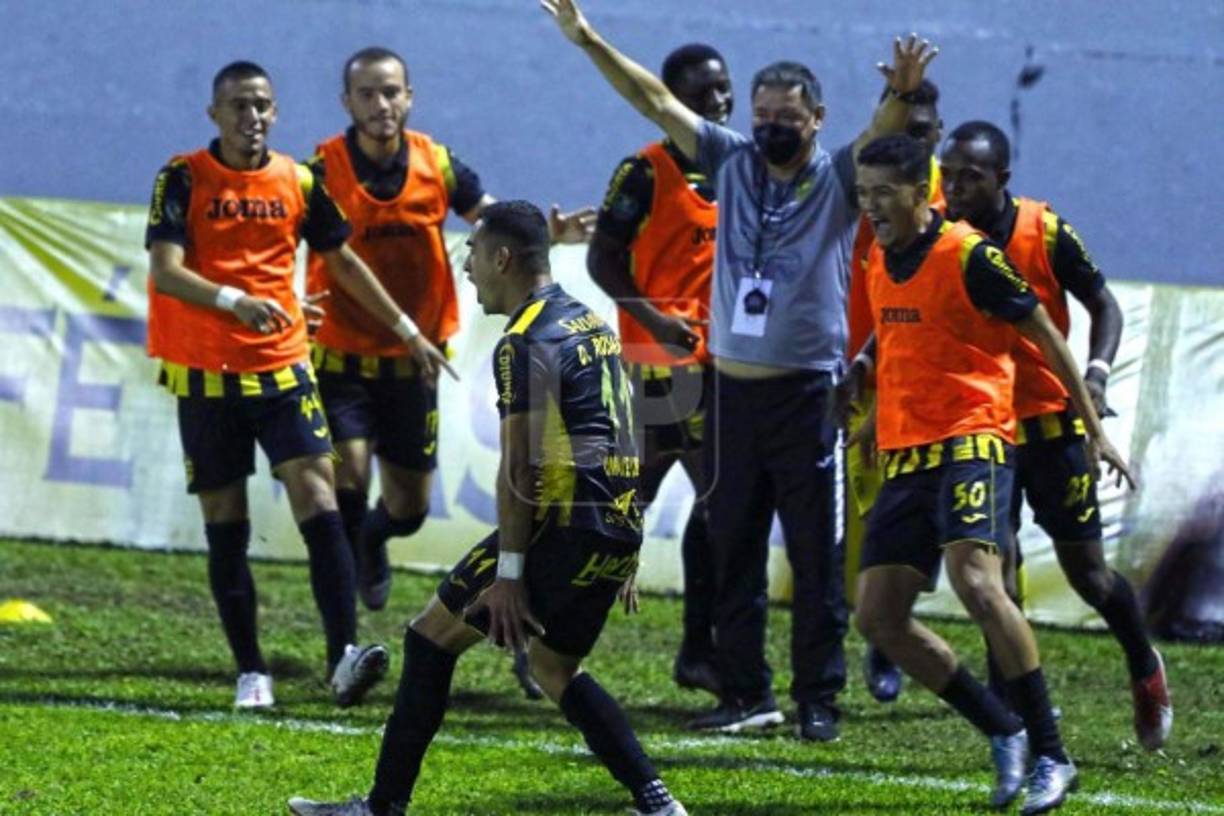 Omar Rosas se desahogó al anotar su gol a Marathón. Fue la primera anotación del mexicano en la Liga Nacional de Honduras.