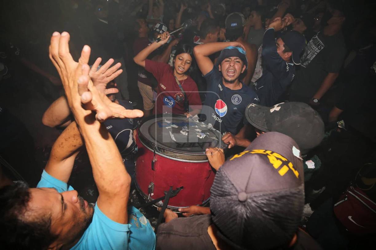 Seguidores de la Revo armaron una gran fiesta deportiva.