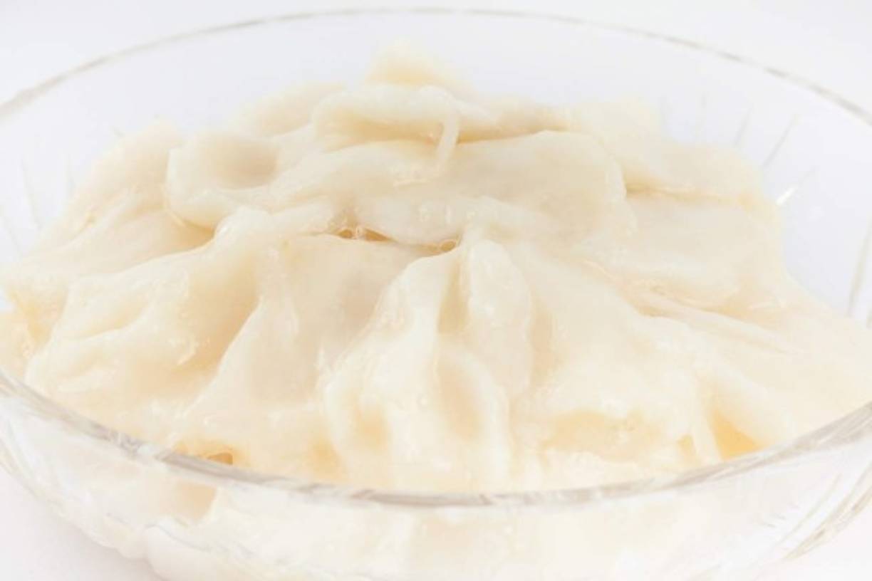 6. También las hojas de guanábana y un puñito de flores de la misma, elaborado como té, se toman endulzados con miel en estados gripales.